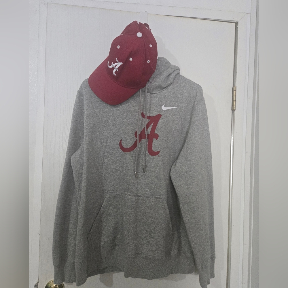Alabama Nike Gray And Crimson Pullover. Alabama Hat Included. 1 Spot. See Pics